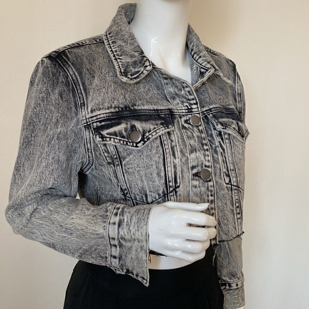 Frame Denim Black & Grey Acid Wash Cropped Jean Jacket w Raw Frayed Hem - Picture 3 of 7